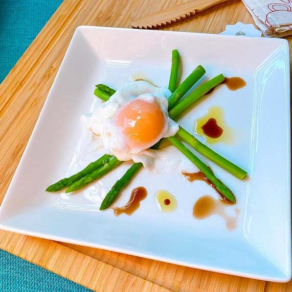 Sunny eggs with asparagus breakfast